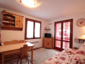 Appartement 2 pièces avec parking, au centre, proche commerces et pistes - FR-1-572-3